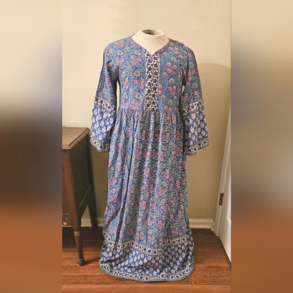 Maxi Dress Size L-XL Floral Blue & Pink Bohemian Flowy Trumpet Sleeves
